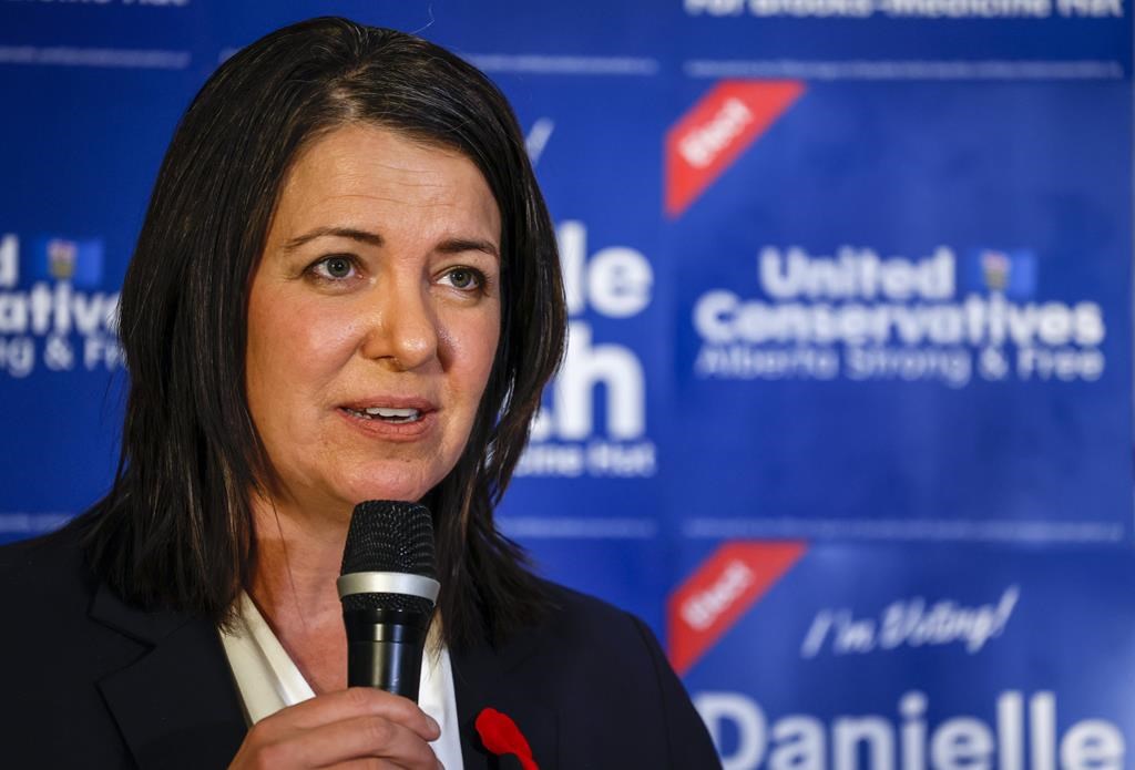 Inflation : la première ministre de l’Alberta annonce une aide de 2,4 milliards $