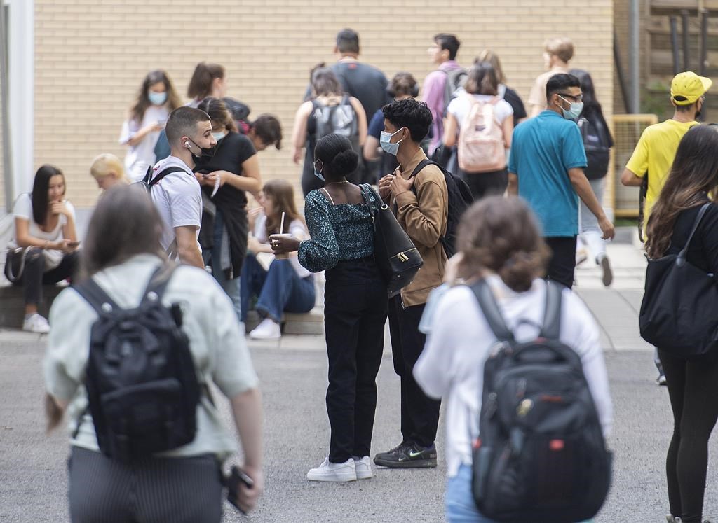 Le plus grand conseil scolaire d'Ottawa reporte sa décision sur le port du masque