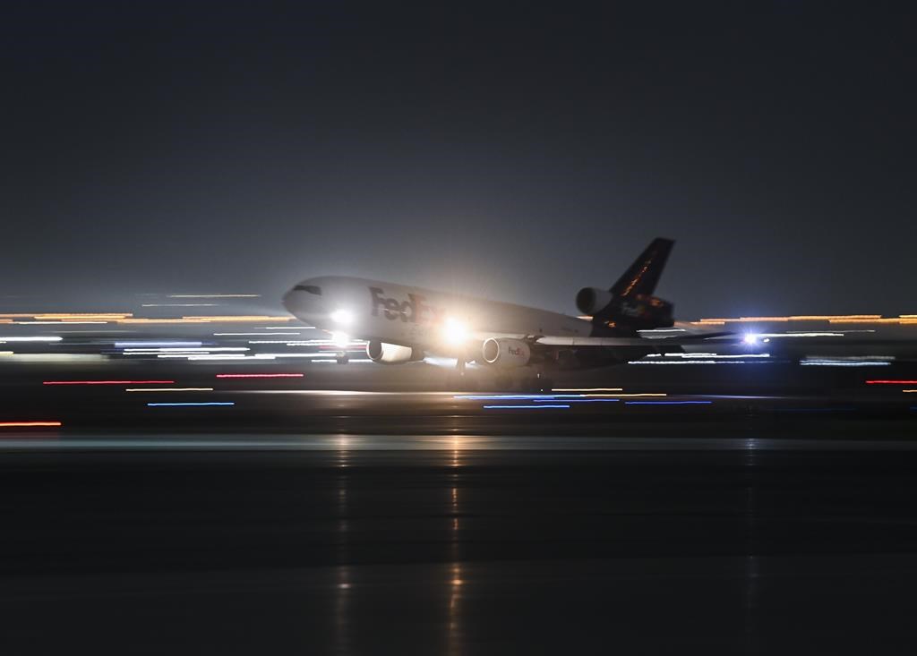 L'aéroport Pearson adopte de nouvelles procédures pour réduire le bruit et les GES