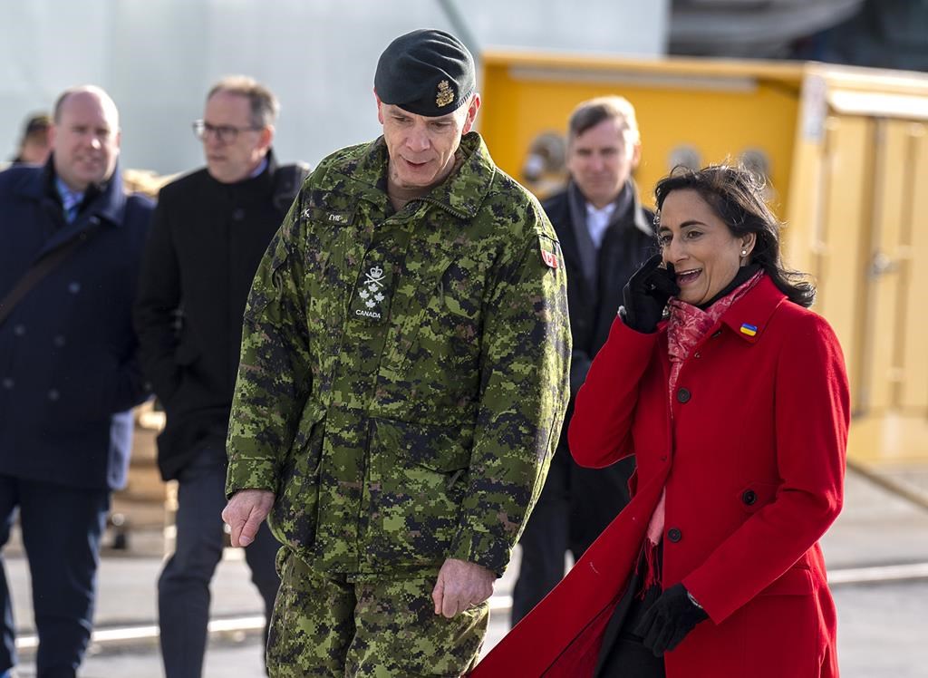 L'armée canadienne peut être présente en Europe et en Asie, assure la ministre Anand