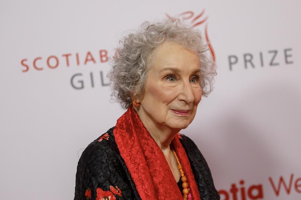 La Russie interdit l'entrée à 100 Canadiens, dont Margaret Atwood et Jim Carrey