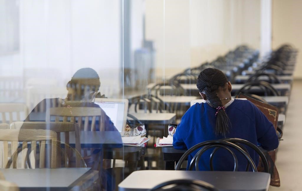 Des Cégeps dénoncent que trop d'Africains soient privés de permis d'étude au Québec