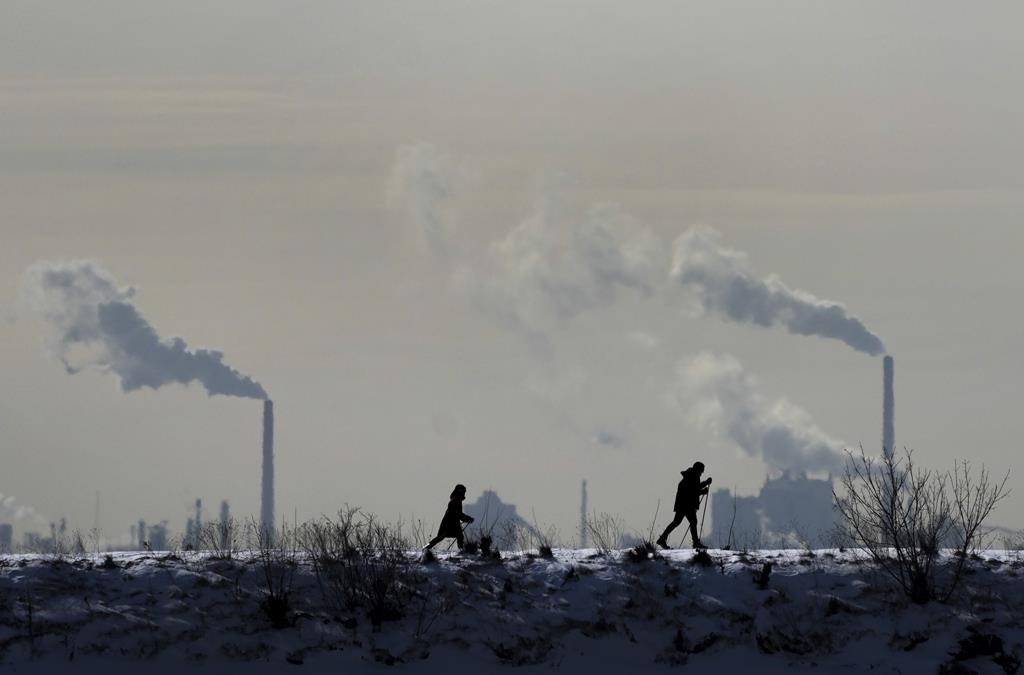 Le Canada veut inciter plus de pays à mettre en place une taxe sur le carbone