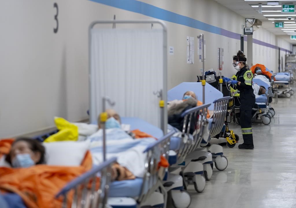 Les hôpitaux ontariens sont invités à admettre aux soins intensifs les 14 ans et plus