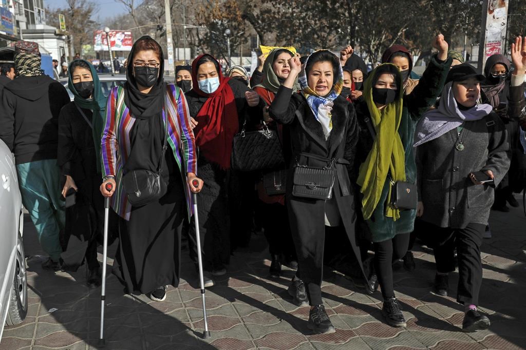 Le Canada exhorte les talibans à annuler l’interdiction des femmes dans les ONG