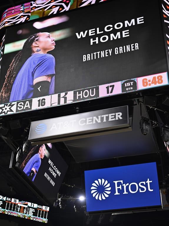 L'envoyé spécial Roger Carstens parle du vol de retour de Brittney Griner
