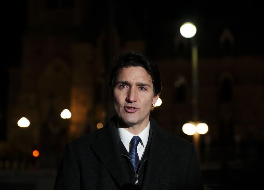 Il revient à la société de tracer la ligne sur les armes de type assaut, dit Trudeau