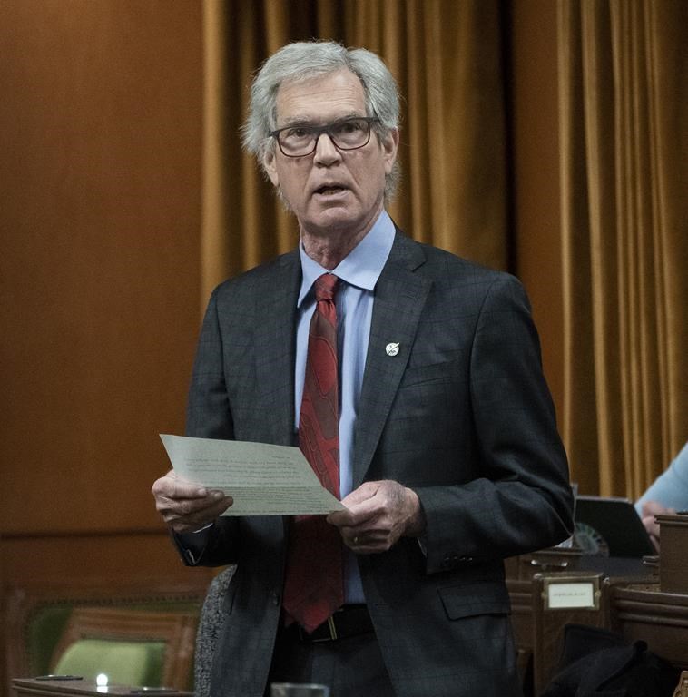 Plusieurs dignitaires assistent aux funérailles de l'ancien ministre Jim Carr