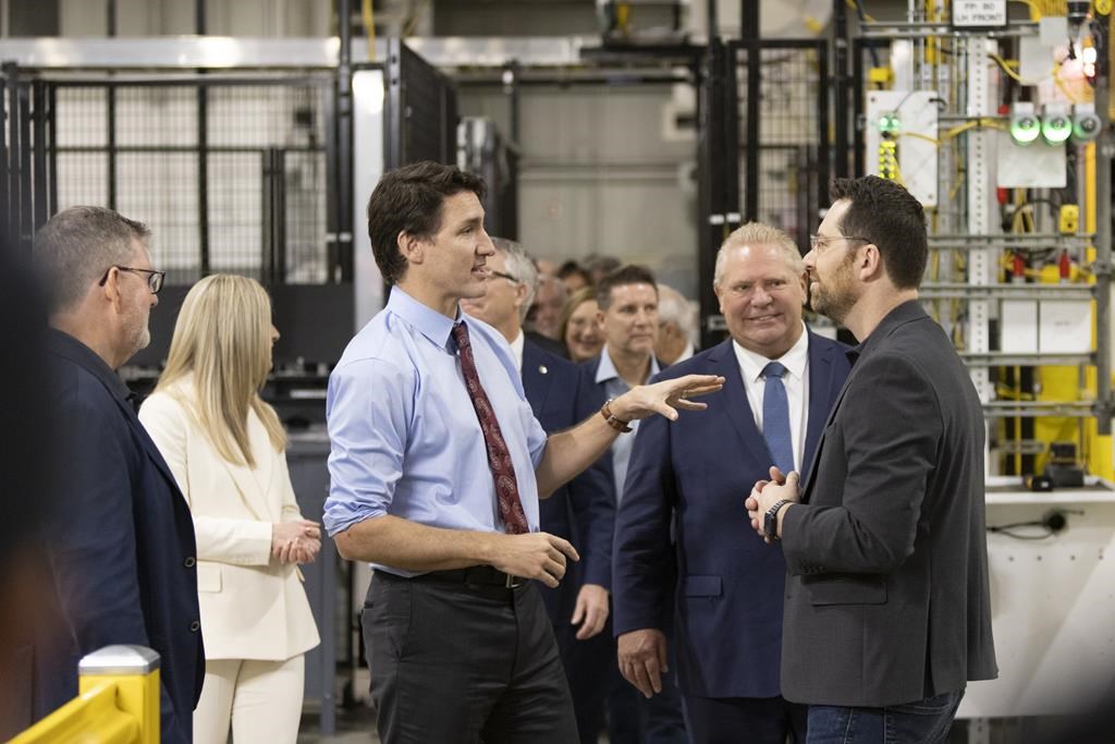 Le Canada suit de près les ajustements des É-U aux plaintes de l'Europe sur les VE