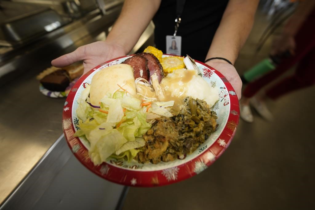 Les Petits Frères tiendront des repas festifs pour briser l'isolement des aînés