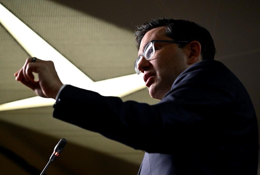 Tiff Macklem doit contrer l'inflation, pas «imprimer de l'argent», selon Poilievre