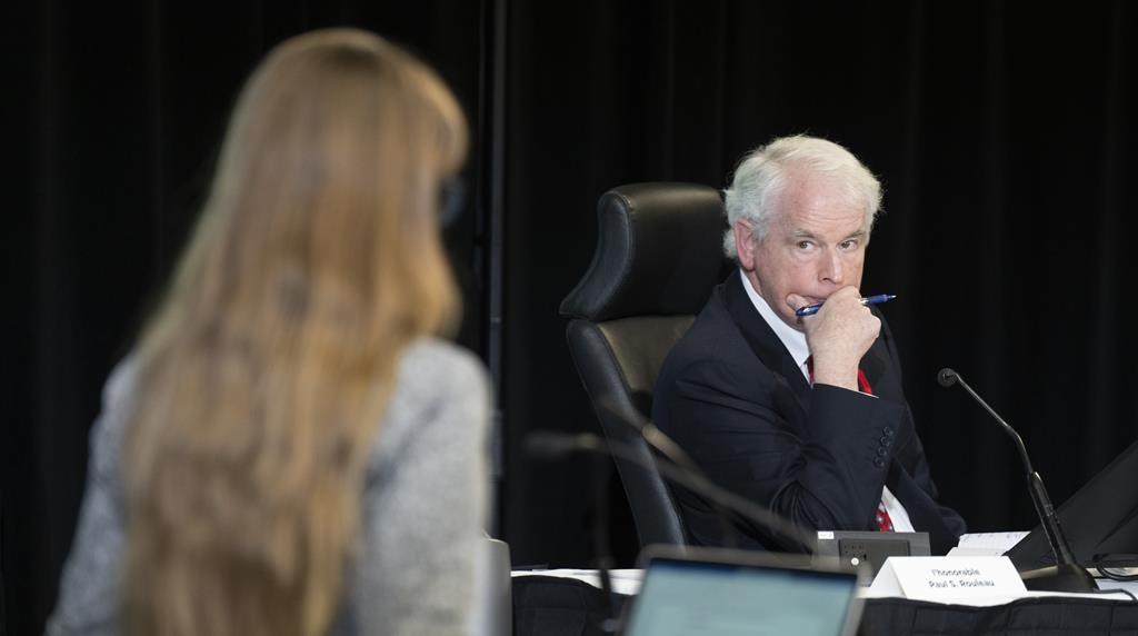 Ottawa accepte de rendre publics des documents non caviardés liés à l'état d'urgence