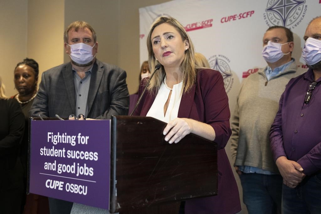 Les employés de l'éducation membres du SCFP en Ontario ratifient l'entente