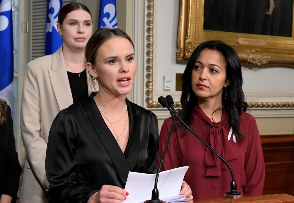 Femmes victimes de cyberviolence: Legault interpellé et invité à agir rapidement