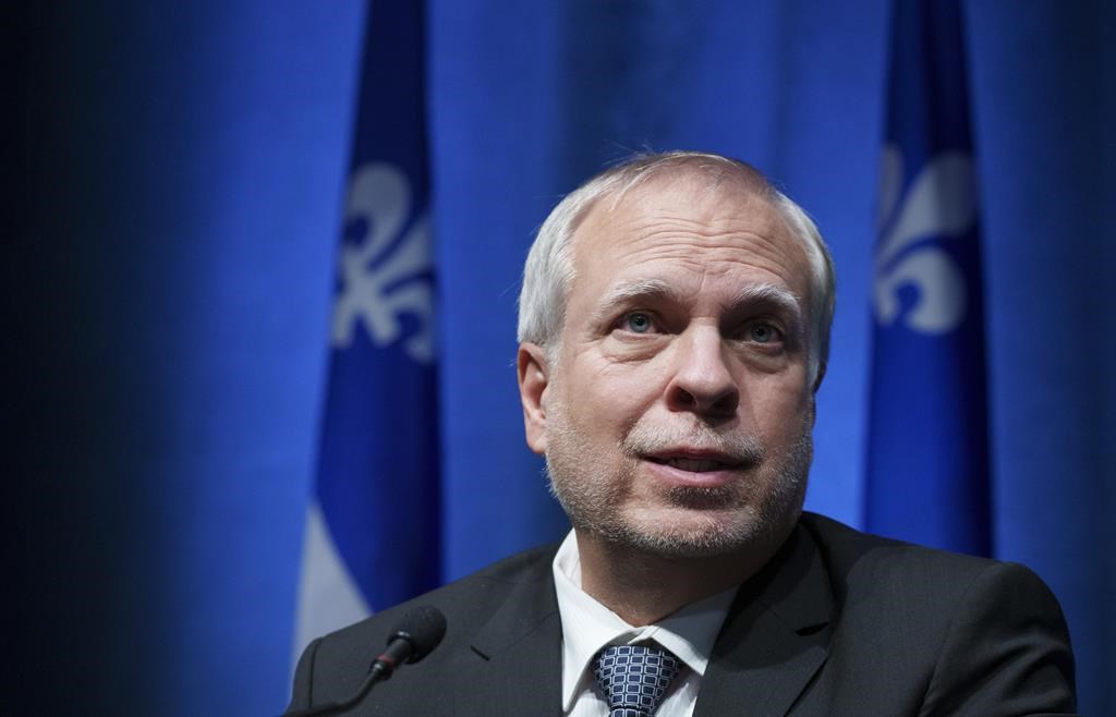 L'influenza et la COVID-19 continuent leur propagation au Québec, le VRS en baisse