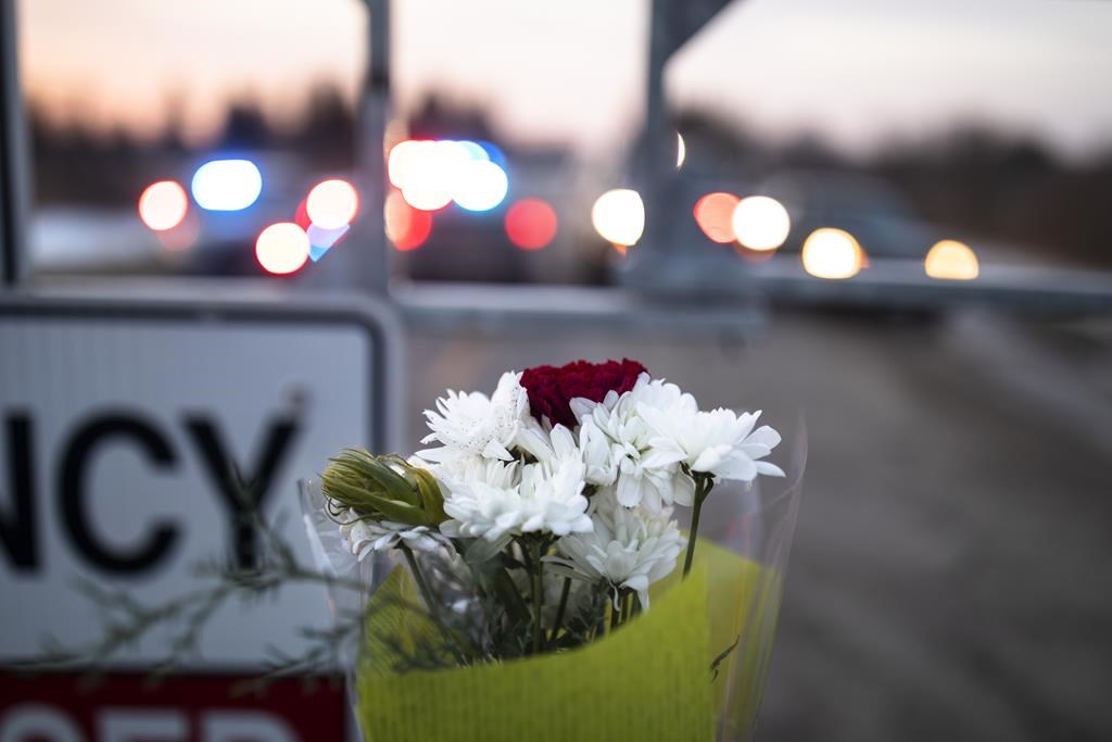 Ontario: un cortège transportera vendredi le policier tué mercredi à Hagersville