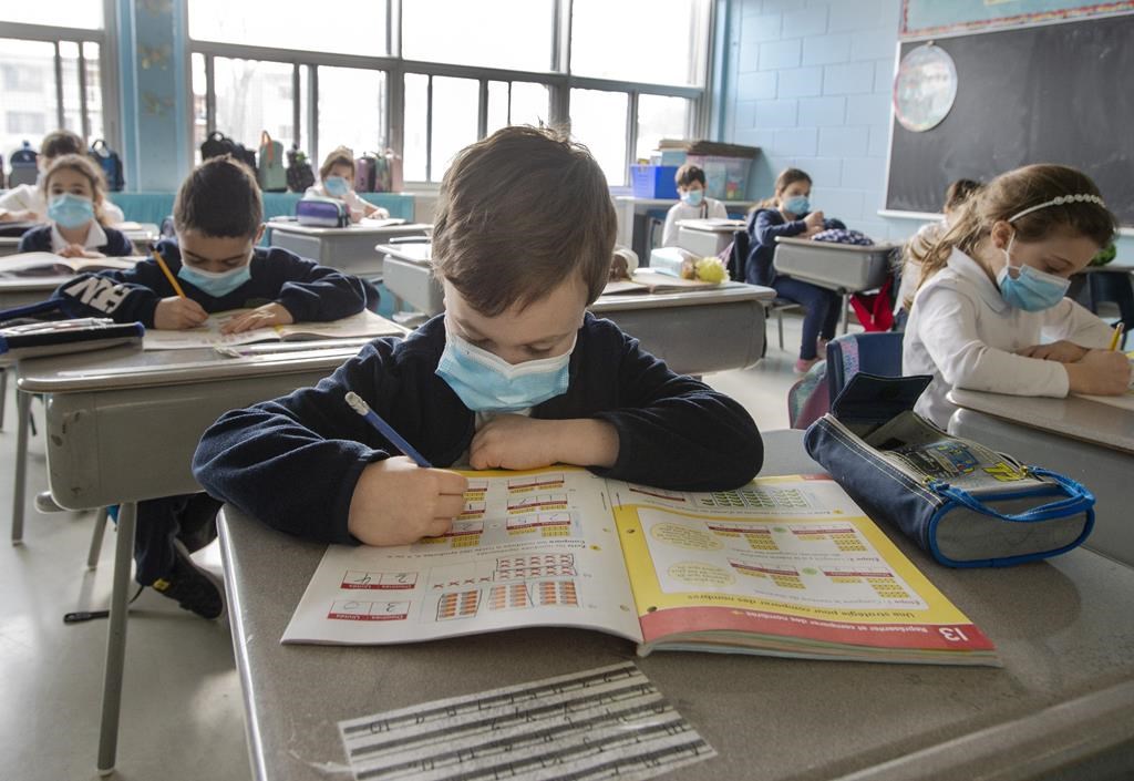 Éducation: manifestation de syndiqués à Québec devant le bureau du premier ministre