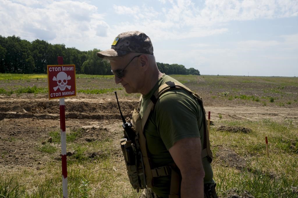 Le Canada contribuera 15 M $ pour les opérations de déminage en Ukraine