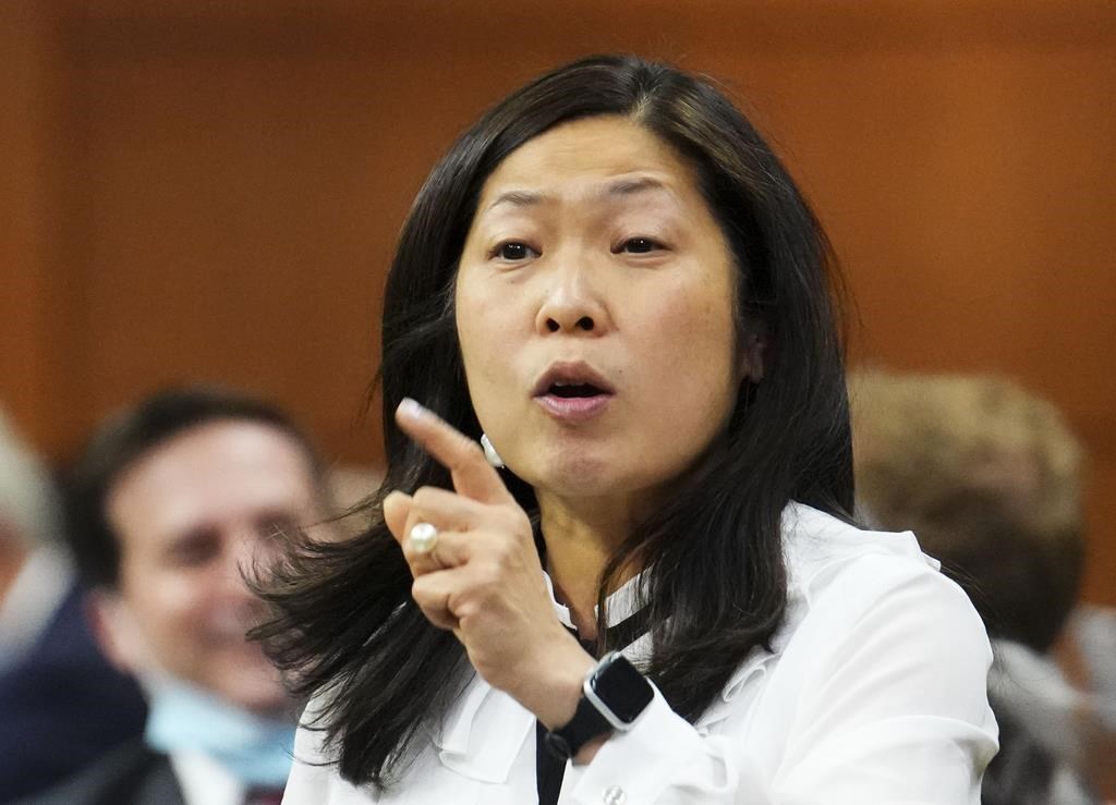 La ministre Mary Ng a violé les règles d'éthique lorsqu'une amie a obtenu un contrat