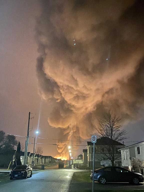 Un travailleur de l'usine incendiée à Saint Catharines succombe à ses blessures