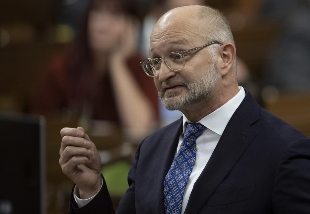 Lametti accuse les conservateurs de partisanerie sur les libérations sous caution