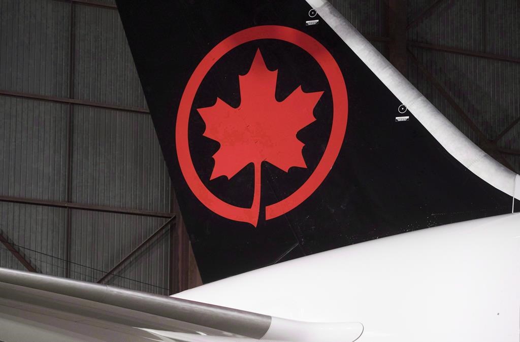 Les PDG d'Air Canada et du CN n'auront pas l'obligation de comprendre le français