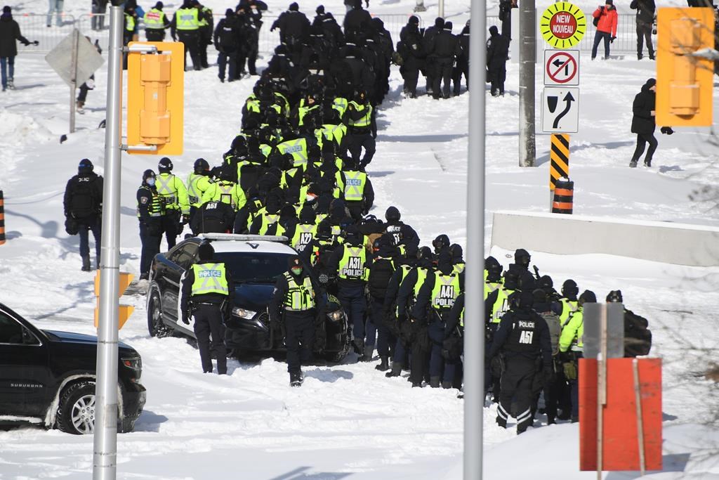 La VG d'Ottawa critique le manque de communications de la police pendant le «convoi»