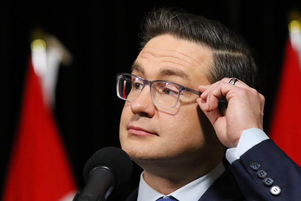 Poilievre dénonce la députée allemande que des collègues conservateurs ont rencontrée