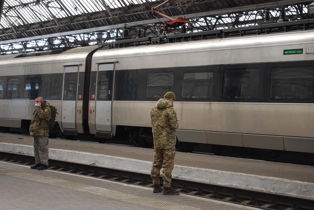 L'Ukraine fait appel au Canada pour réparer la voie ferrée abîmée par la guerre