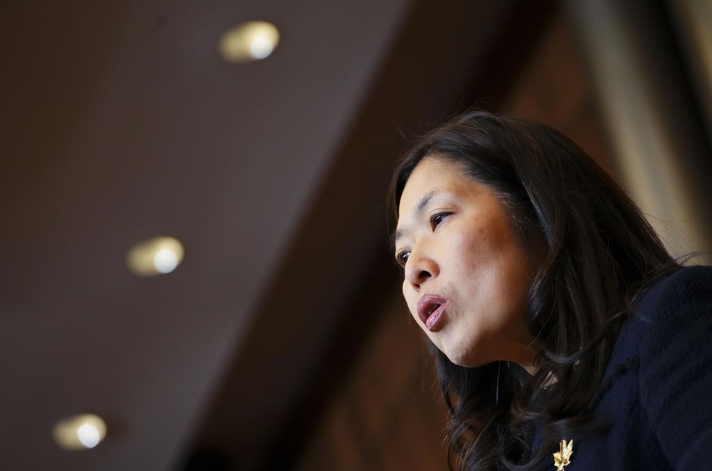 La ministre Mary Ng, qui a violé le code d'éthique, espère qu'on lui pardonnera