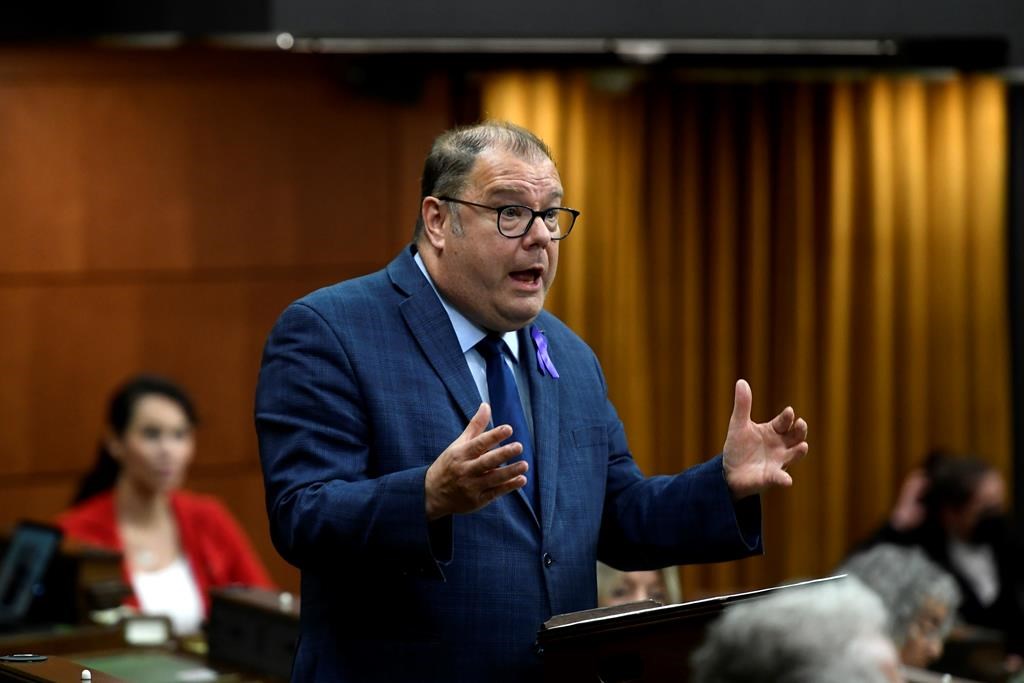 Réforme des langues officielles: le Bloc s'en prend aux députés du «West Island»