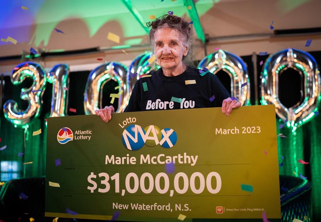 Une Néo-Écossaise remporte un gros lot record de 31 M $ au Lotto Max