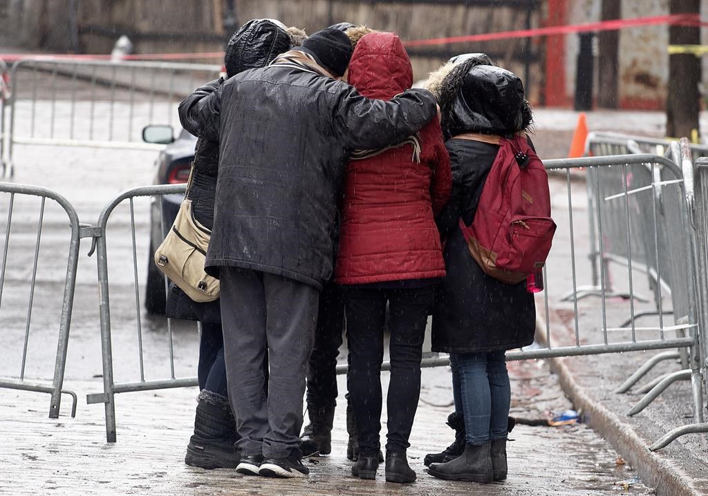 Le père d'une des victimes de l'incendie dépose une demande d'action collective