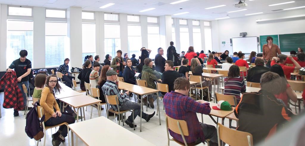 Université Laval: les professeurs votent majoritairement en faveur d'une entente