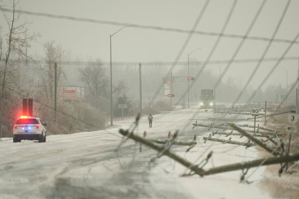 Des milliers de personnes sans électricité en Ontario après les vents violents