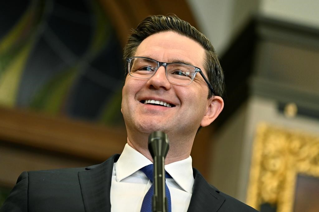 Poilievre veut baisser les impôts, plafonner les dépenses et créer des logements