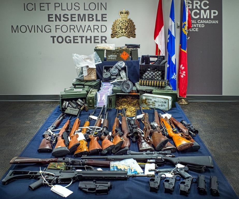La GRC réalise une importante saisie d'armes et arrête deux trafiquants