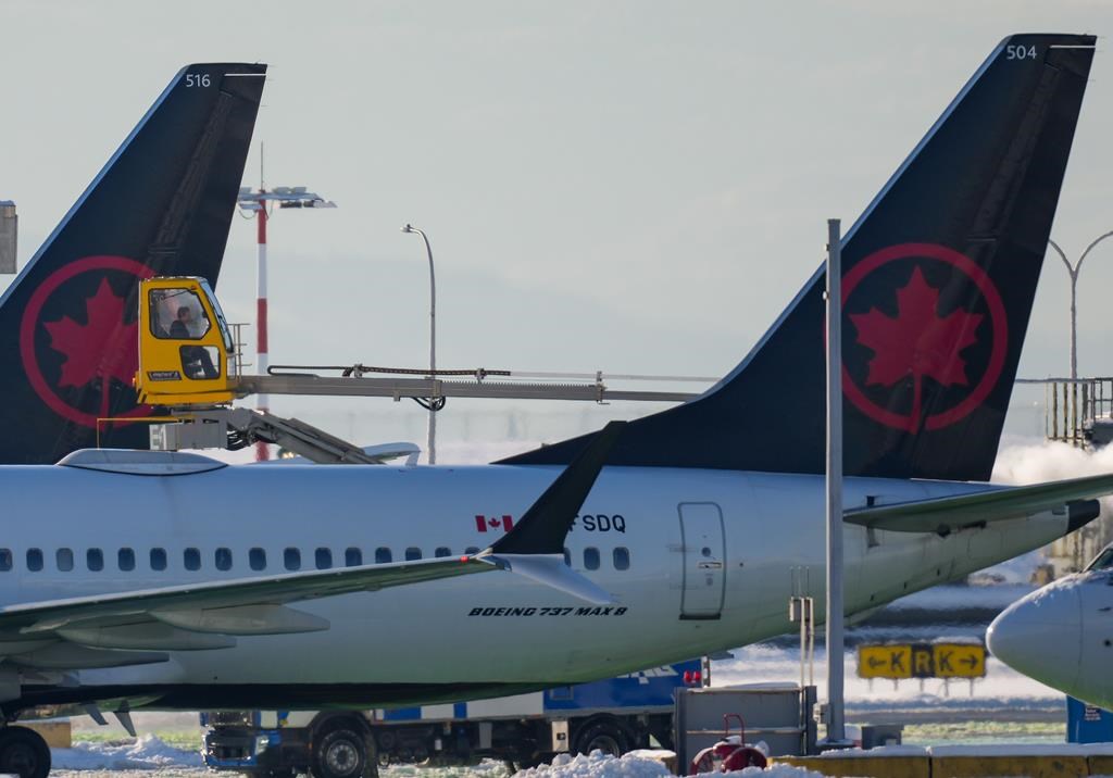 Air Canada annonce son inscription conformément à la 96 sur le français.