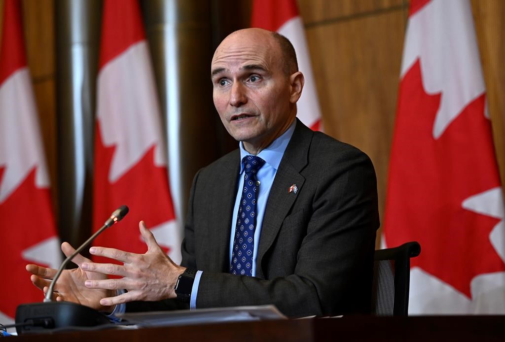 Ottawa réduira 1,3 million $ des transferts en santé au N.-B. et à la N.-É.