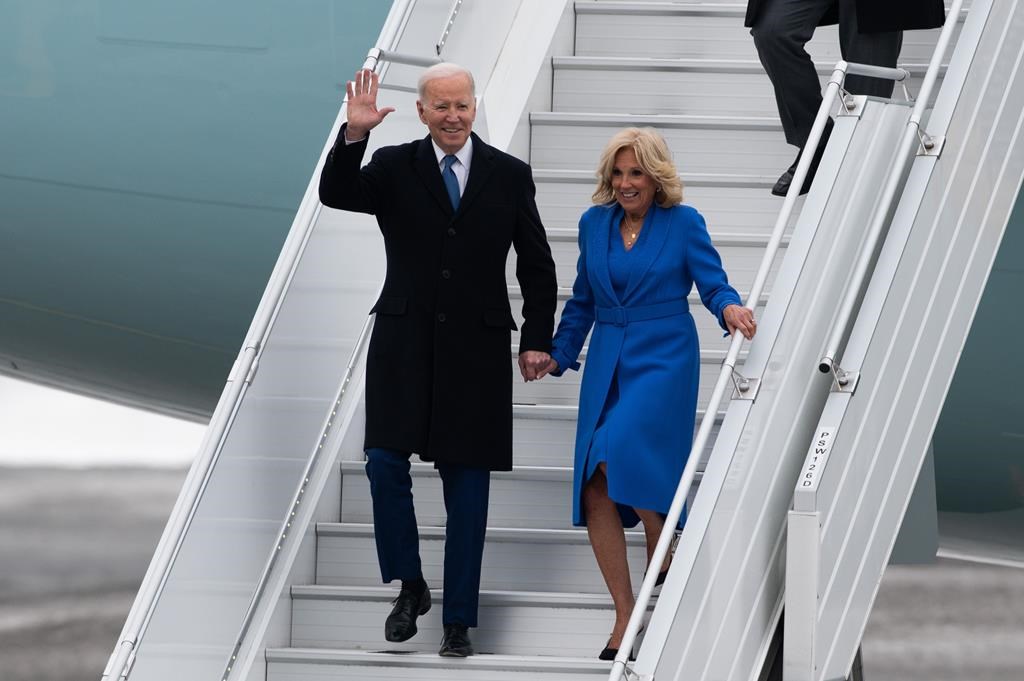 Une visite dans un club de curling pour Sophie Grégoire Trudeau et Jill Biden
