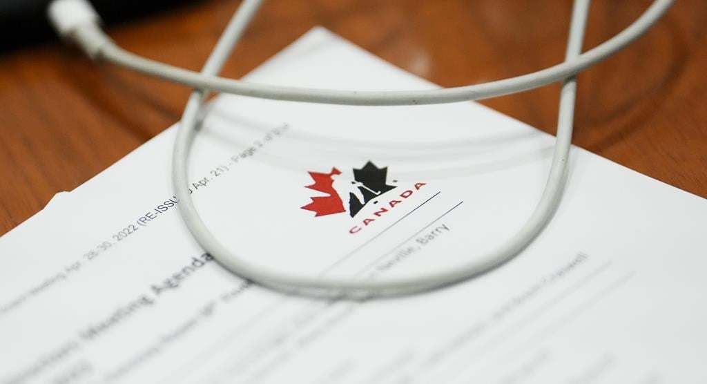 Allégations de 2018: Hockey Canada sommé de remettre au Parlement un rapport