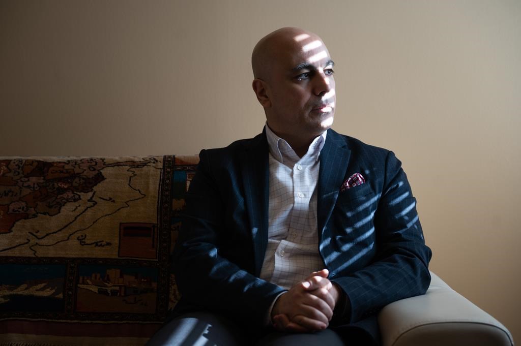 L'ambassadeur afghan à Ottawa défie les talibans et garde l'ambassade ouverte