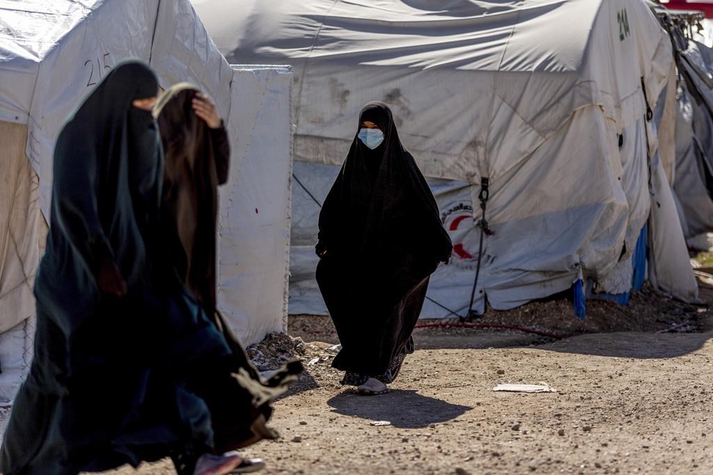 Une mère québécoise attend le feu vert d'Ottawa pour être rapatriée d'un camp syrien