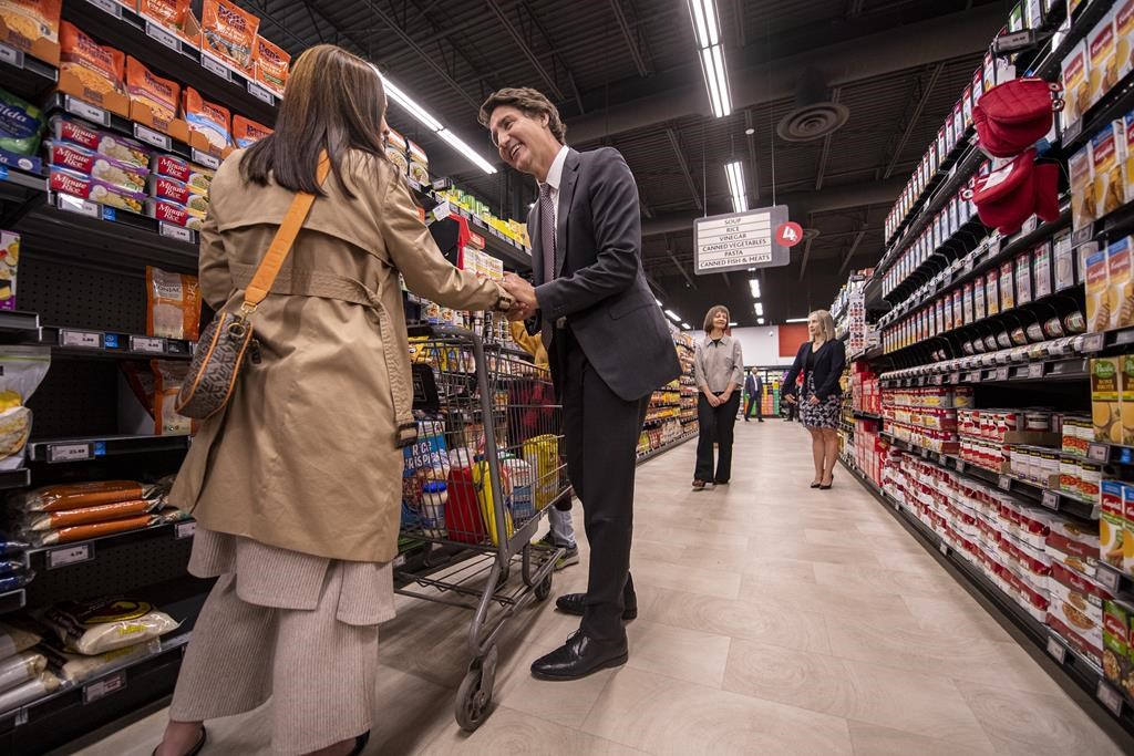Justin Trudeau ne promet pas de maintenir ouverte l'École de la GRC à Regina