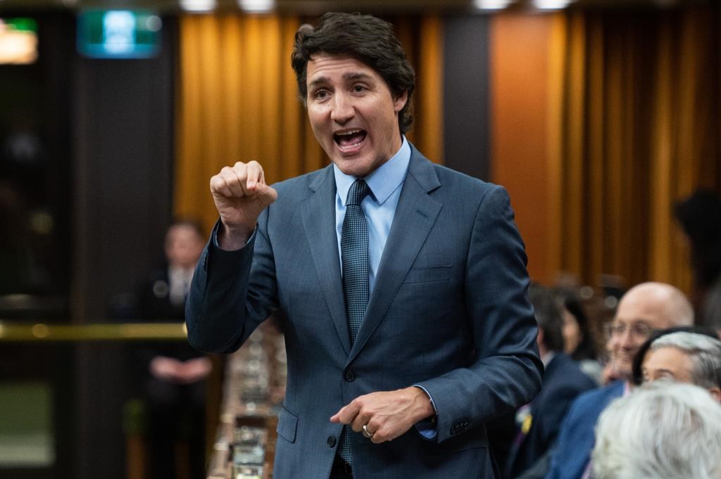 Vacances controversées: Trudeau assure qu'il ignorait le don des Green