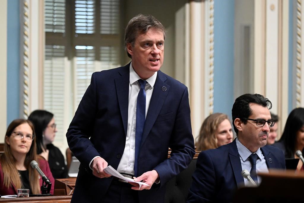 Biffer le mot femme: si c'était à refaire, le PLQ ne déposerait pas l'amendement