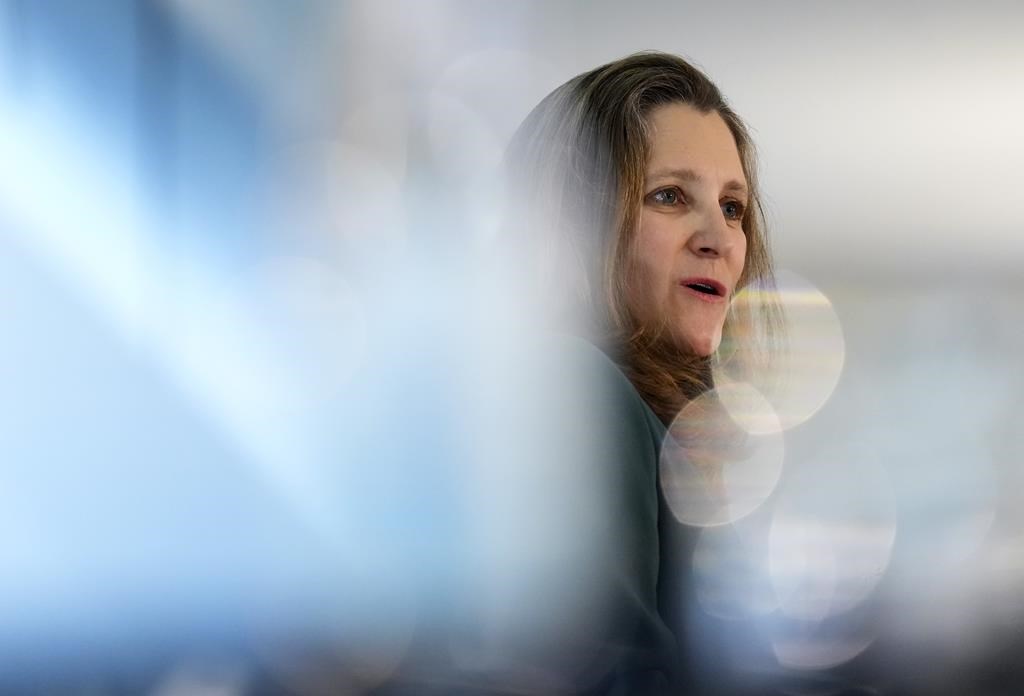 Freeland prévient de faire attention aux risques des subventions aux entreprises