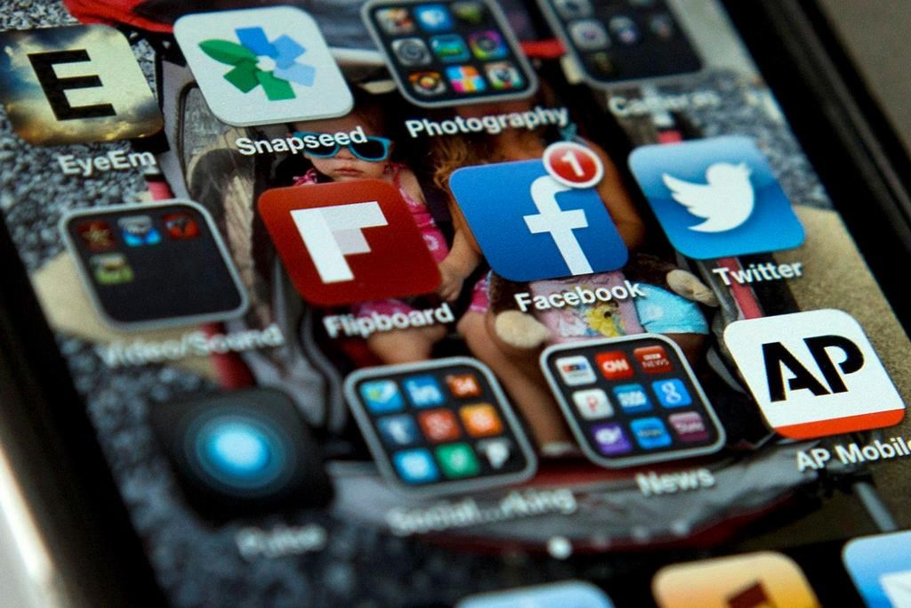 Ottawa a demandé à Facebook et Twitter de retirer les publications liées à un article