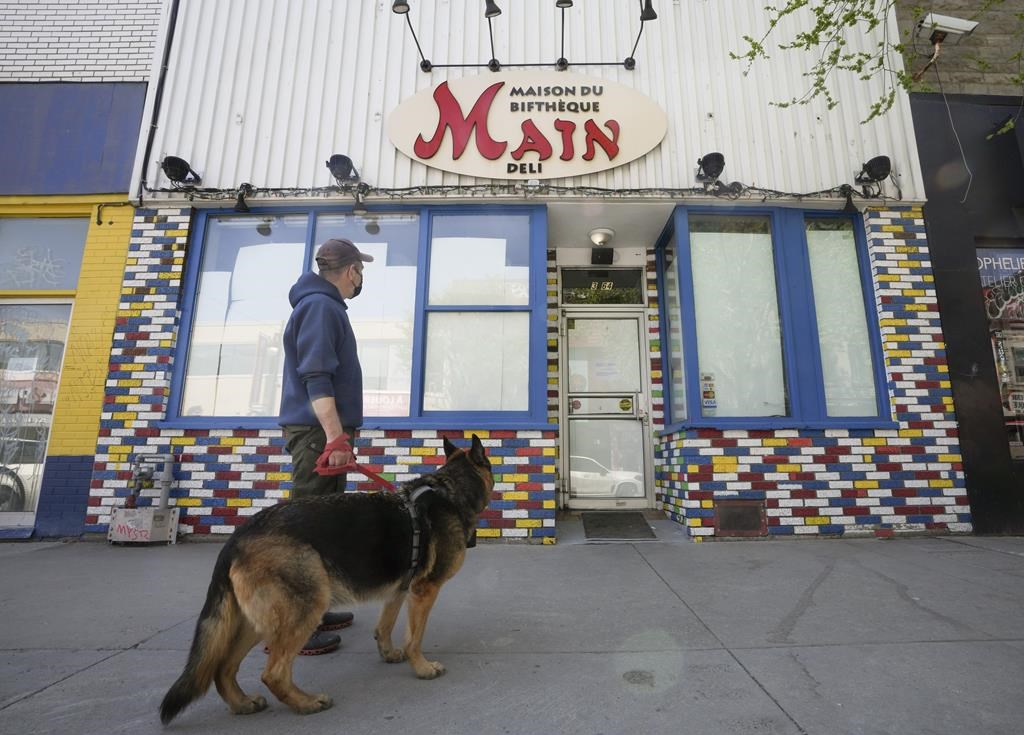 Le Main Deli, mythique restaurant montréalais de viande fumée, ferme ses portes