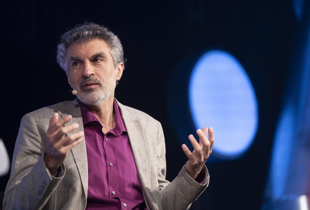 IA: Yoshua Bengio prévient que la réglementation avance trop lentement